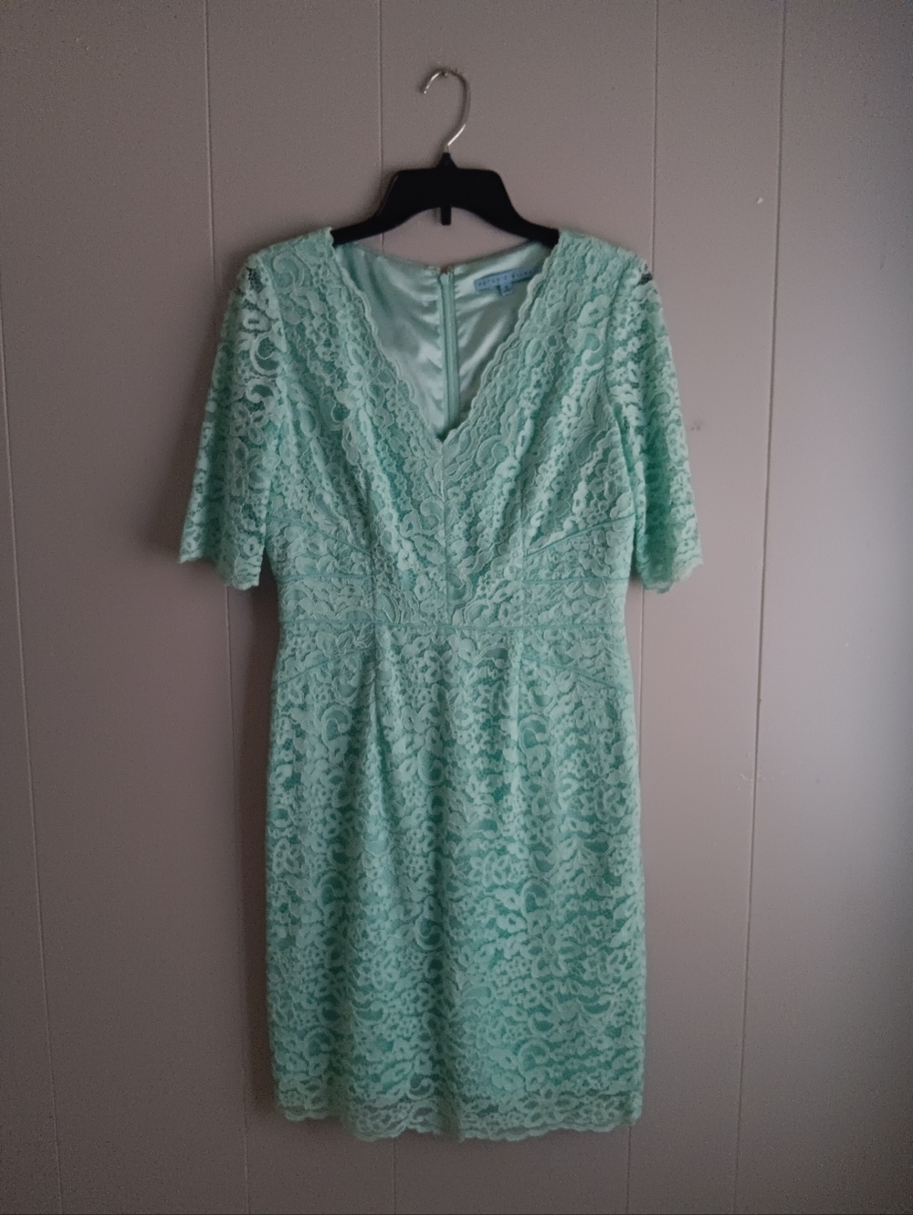 Antonio MelaniElegant Mint Lace V-Neck Women’s Dress Size 6